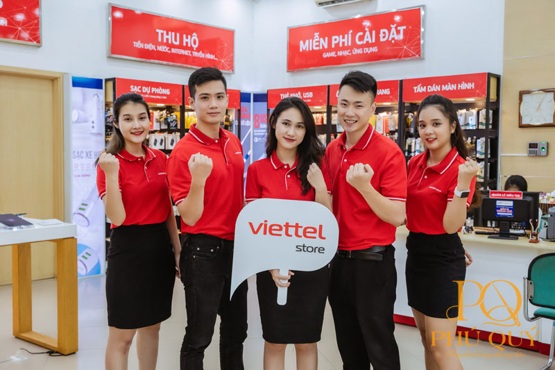 ao-thun-mau-do-dong-phuc-viettel-store-2023