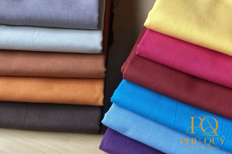 dong-phuc-bang-vai-cotton-mem-mai-thoang-mat