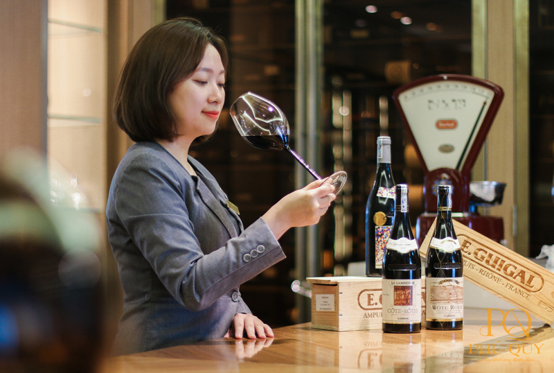 Dong-phuc-bo-phan-quan-ly-1