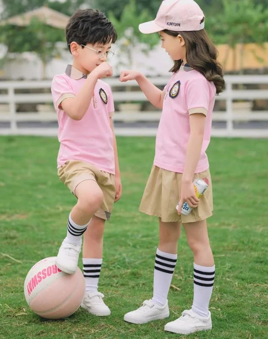 dong-phuc-lop-mau-hong