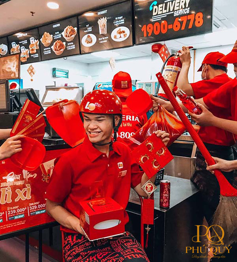 dong-phuc-lotteria-tang-tinh-than-lam-viec-nhom