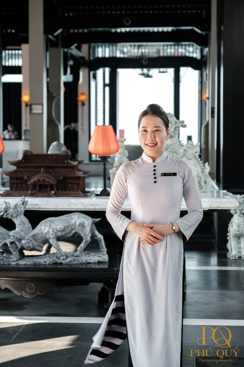 dong-phuc-nhien- vien-f&b-sang-trong