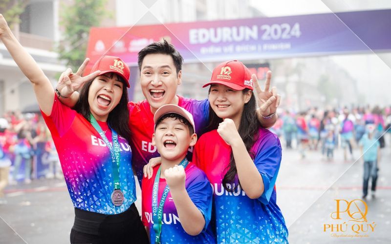 Dong-phuc-team-building-Techcombank-mang-tinh-chat-thoai-mai-linh-hoat-1