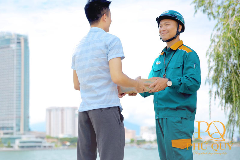 dong-phuc-viettel--cho-nhan-vien-giao-hang