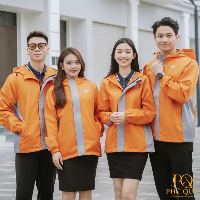 may-dong-phuc-quan-tan-phu-5