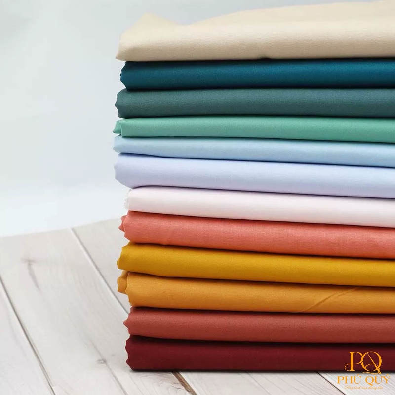 Vai-cotton-duoc-dung-de-may-ao-thun-ao-polo-dong-phuc-cua-The-Coffee-House